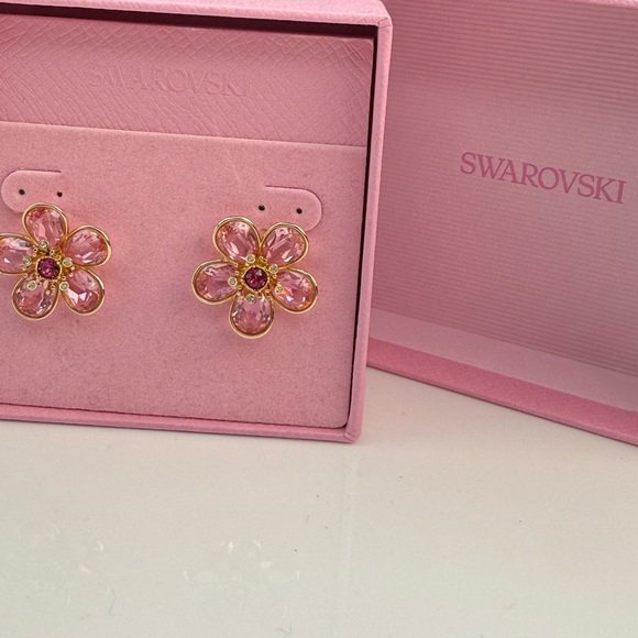 Swarovski Idyllia stud earrings pink earrings - Picture 4 of 4
